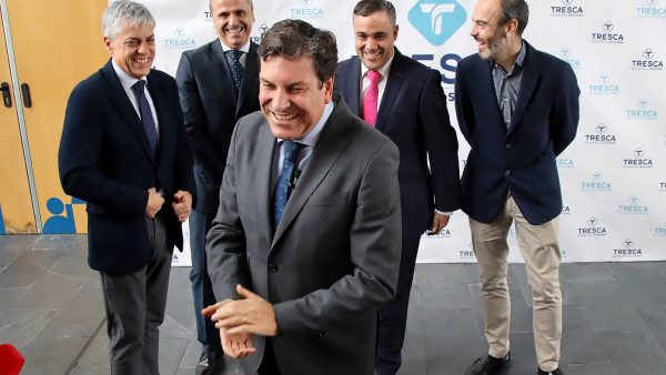 El consejero de Economía y Hacienda y portavoz, Carlos Fernández Carriedo, visita la empresa Tresca Ingeniería.