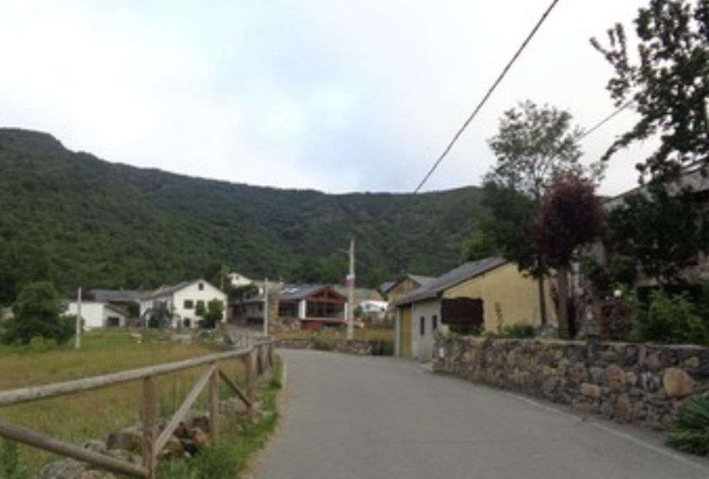 Vista de la nueva estación de tratamiento de agua en Sosas de Laciana